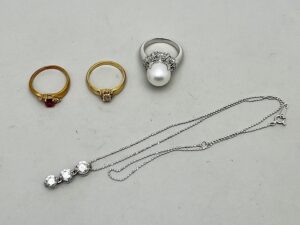 貴金属　金　プラチナ　指輪など